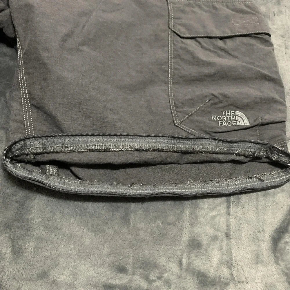 North Face Cargo Shorts Mens 40 Gray Nylon Cotton Outdoor‎ Hiking Zip Off Flaw
